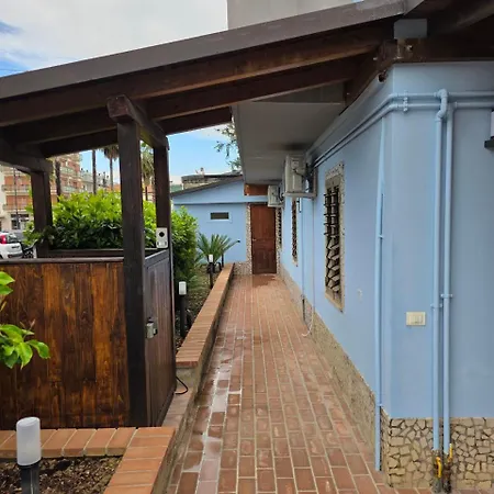 Bed and Breakfast B612 Rosa Volpe Aviatore