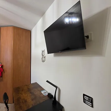 Bed and Breakfast B612