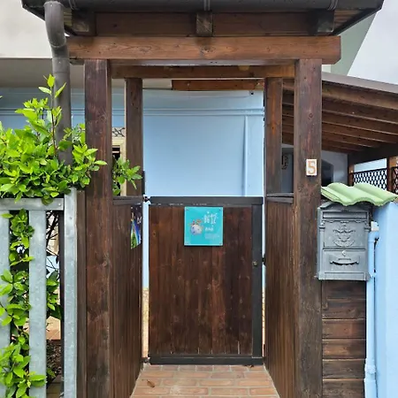 Bed and Breakfast B612 3*