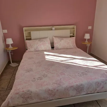 Bed and Breakfast B612 Rosa Volpe Aviatore 3*