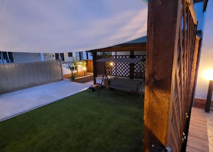 Bed and Breakfast B612 3*