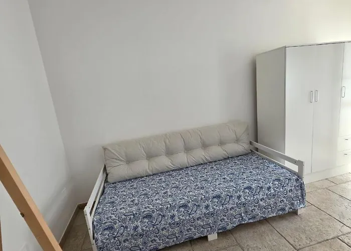 Bed and Breakfast B612 3*